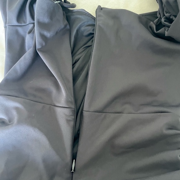 Guess Black off the shoulder ruched mini dress - Picture 10 of 11